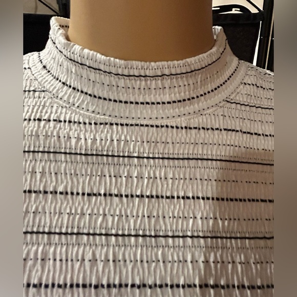Apt 9 black and white mock turtleneck. Sz L - Picture 7 of 9